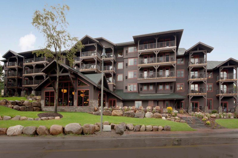 Hampton Inn & Suites Lake Placid,New York>>Lake Placid,2.5 star