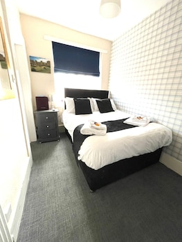 The Crown And Cushion,Eton>>Berkshire,3 star