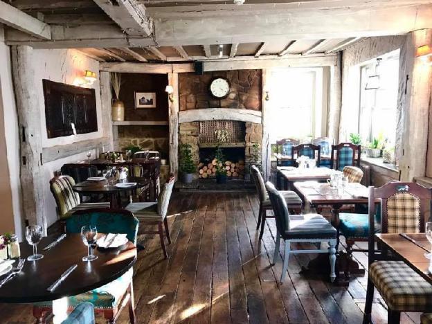 The Bent Arms,Near Haywards Heath Golf Club,2 star