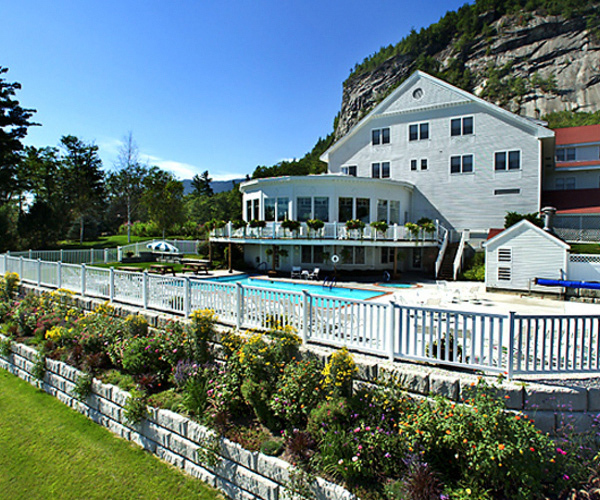 The White Mountain Hotel & Resort