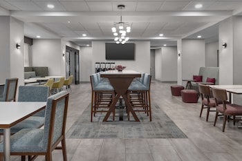 hampton inn birmingham i 65 lakeshore drive