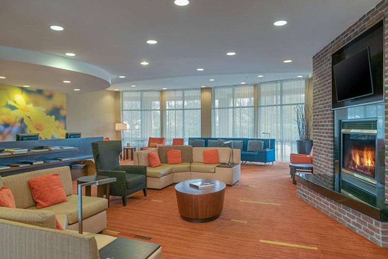 Courtyard By Marriott Salisbury