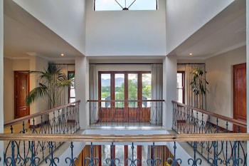 nova constantia boutique residence