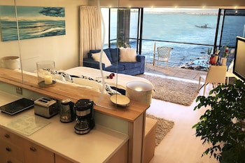 185 on beach boutique suites and apartments