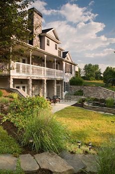 The Inn At Westwynd Farm B&B,Dauphin>>Cornwall,4 star