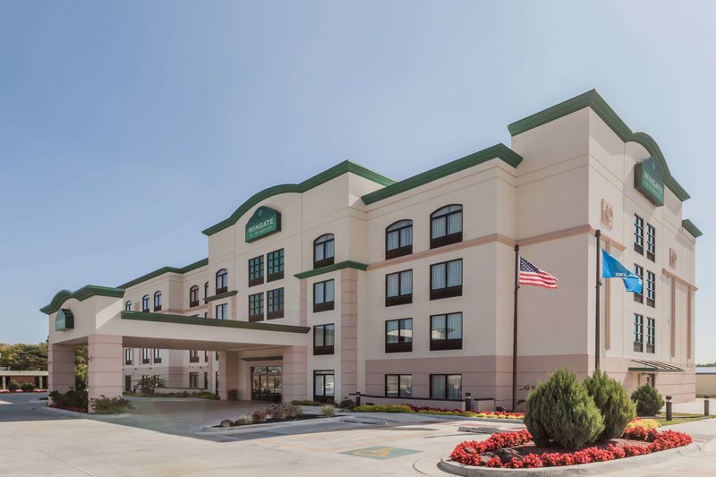 la quinta inn and suites by wyndham tulsa midtown