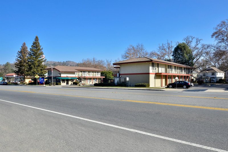 Atascadero Inn,Near Sunken Gardens,2 star