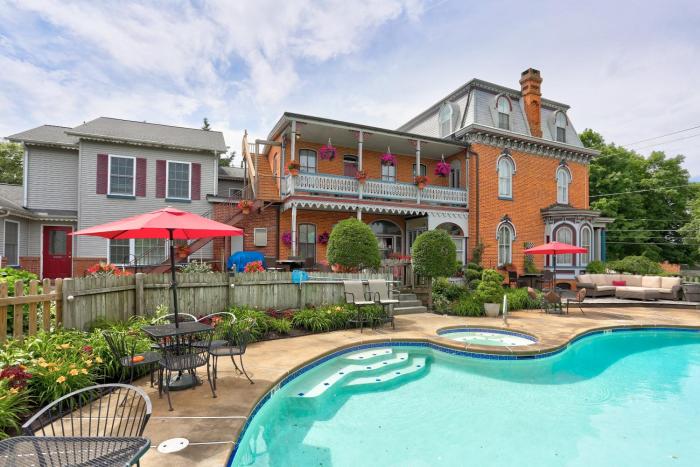 Greystone Manor Victorian Inn,East Lampeter Township>>Bird In Hand,3 star