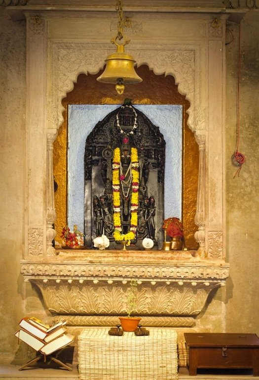 Guleria Kothi,Varanasi>>Mathura,5 star