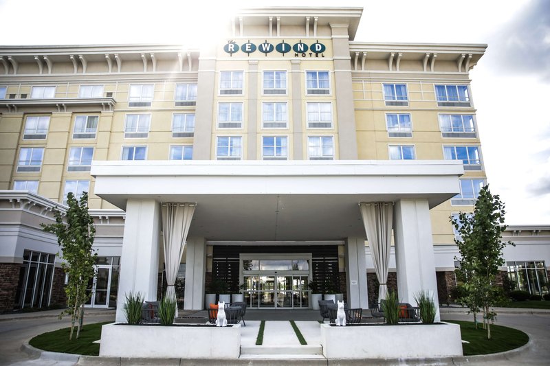 The Rewind West Des Moines, Tapestry Collection By Hilton,Near West Glen Town Center,4 star