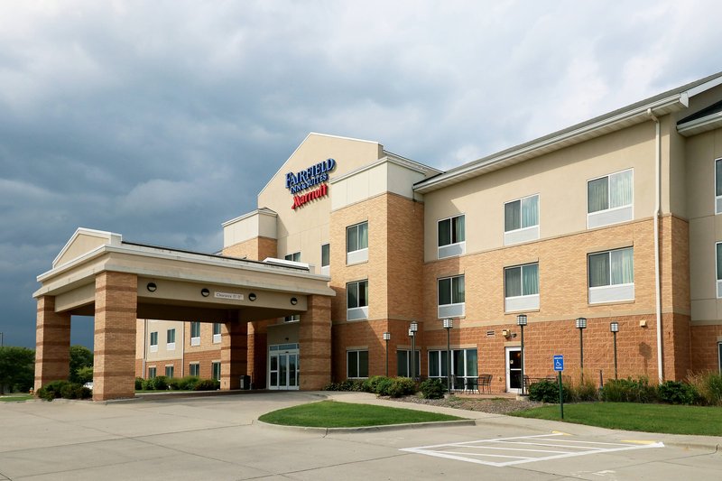 fairfield inn and suites by marriott des moines airport