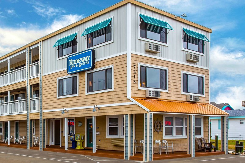 Seahorse Inn And Cottages,Near Jennette's Pier,2.5 star