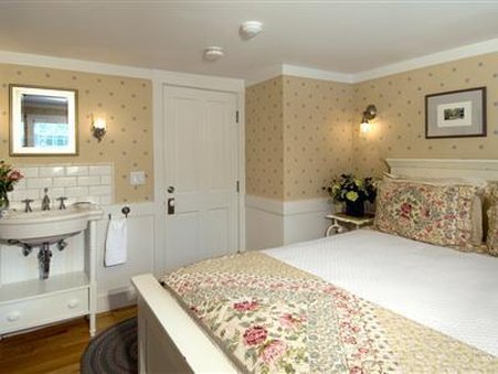 The Revere Guest House,North Truro>>Barnstable County,3.5 star