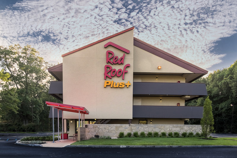 red roof inn plus wilmington newark