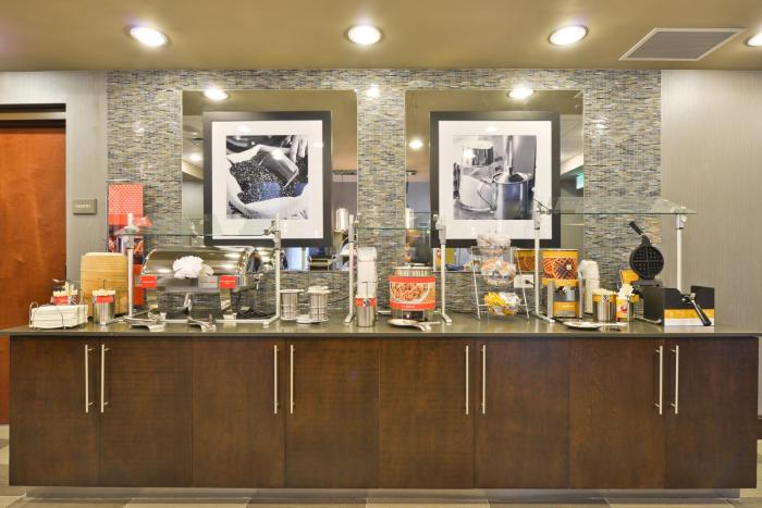 Hampton Inn & Suites Greensboro/Coliseum Area,North Carolina>>Greensboro,3 star