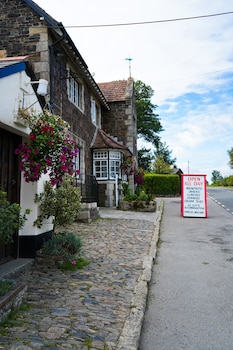 the fox and hounds hotel