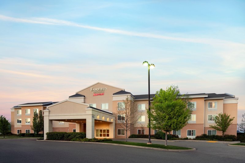 Fairfield Inn & Suites By Marriott Redding,Shasta>>Redding,2.5 star