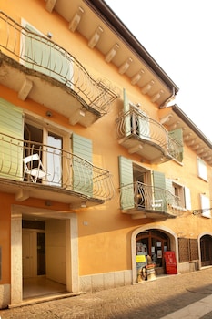 mariposa apartments