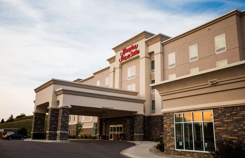 Hampton Inn & Suites Minot Airport,Ward County>>Minot,2.5 star