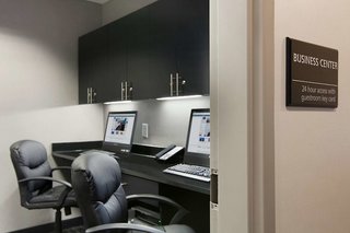 hampton inn and suites roanoke airport