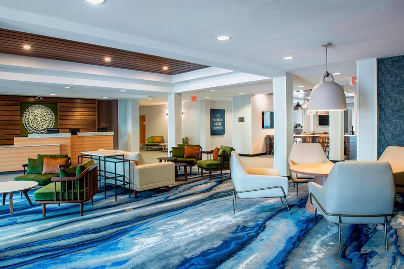 Fairfield Inn And Suites By Marriott Kelowna,Kelowna>>British Columbia,2.5 star