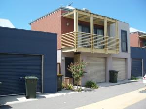 Newcastle Harbourside Terraces,Mayfield>>Hamilton,1 star