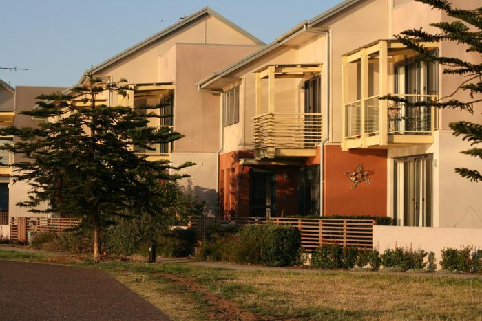 Newcastle Harbourside Terraces,Mayfield>>Hamilton,1 star