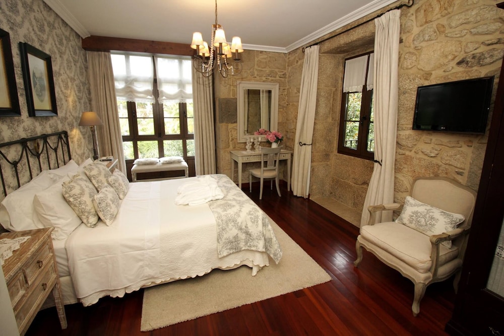 Torre Do Rio,Caldas De Reis>>Caldas,3.5 star