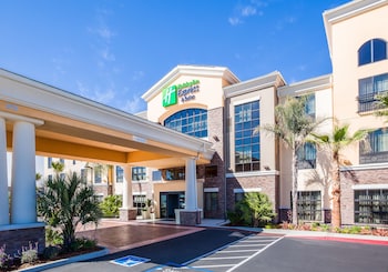 holiday inn express and suites eureka by ihg