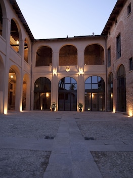 Relais Palazzo Paleologi - Secolo Xiv,Near Parrocchiale Di Lu,4 star
