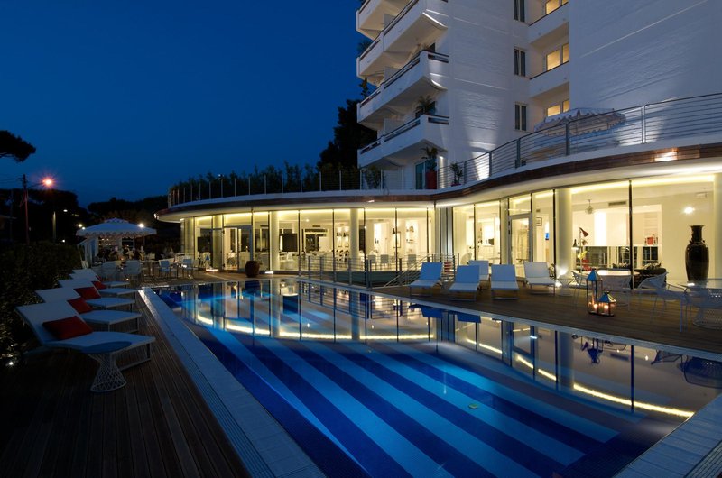 Mondial,Near Versiliana Park,4 star
