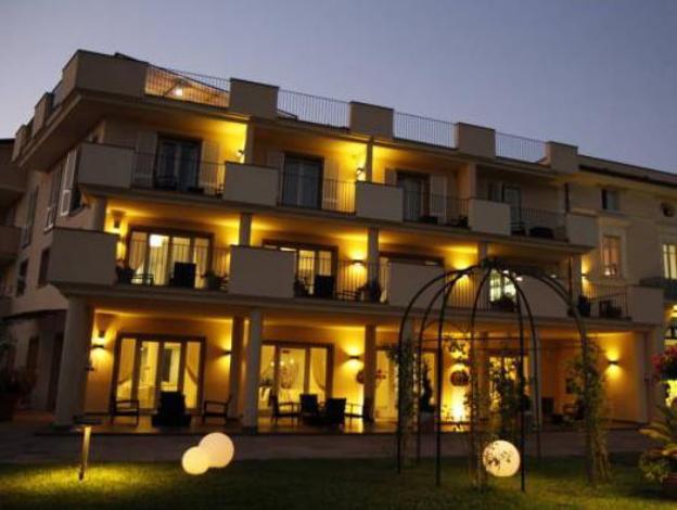 Albergo La Castellana,Follonica>>Castelnuovo Magra,3 star