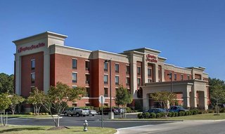 hampton inn suites smithfield