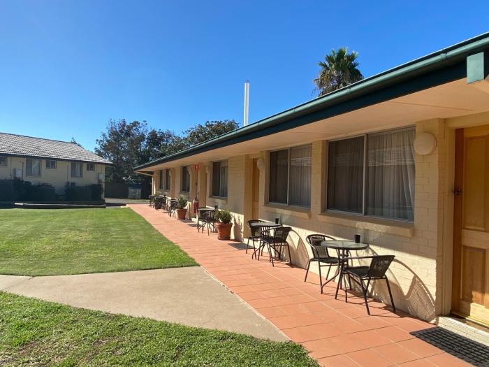 mcnevins tamworth motel