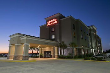 hampton inn and suites wiggins
