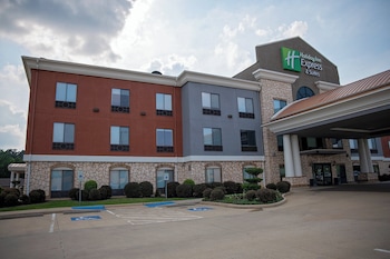 Holiday Inn Express & Suites Center By Ihg,Shelby>>Center,3 star