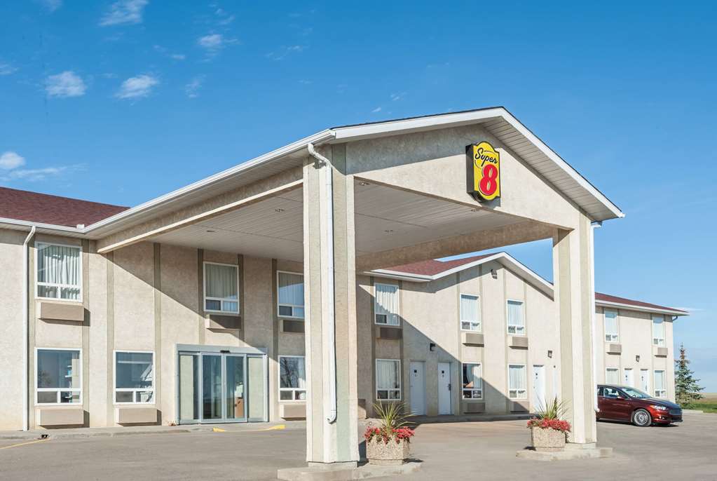 Super 8 By Wyndham Three Hills Ab,Three Hills>>Drumheller,2 star
