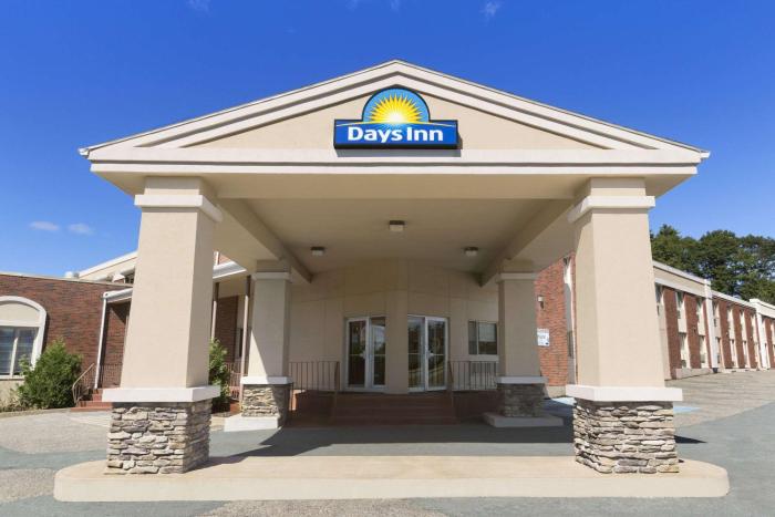 Days Inn & Conference Center By Wyndham Bridgewater