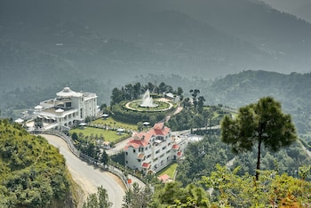 Club Mahindra Kandaghat,Tikkar,5 star