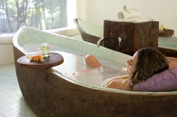 princesse bora lodge and spa