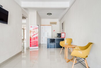 reddoorz near untag surabaya