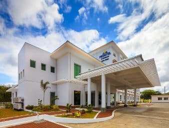 Microtel By Wyndham South Forbes Near Nuvali