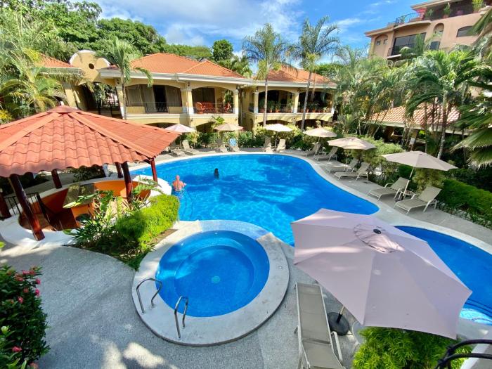Monte Carlo Luxury Condominiums,Jaco>>Carara,3.5 star