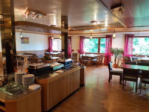 Siegerlandhotel Haus Im Walde,Freudenberg>>Bonn,3 star