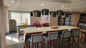 hampton inn commerce