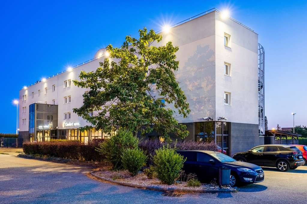 Comfort Hotel Aeroport Lyon St Exupery,Grenay>>Colombier-Saugnieu,3 star