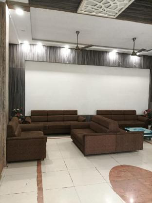 Hotel H V Palace,India>>Bhuj,1 star