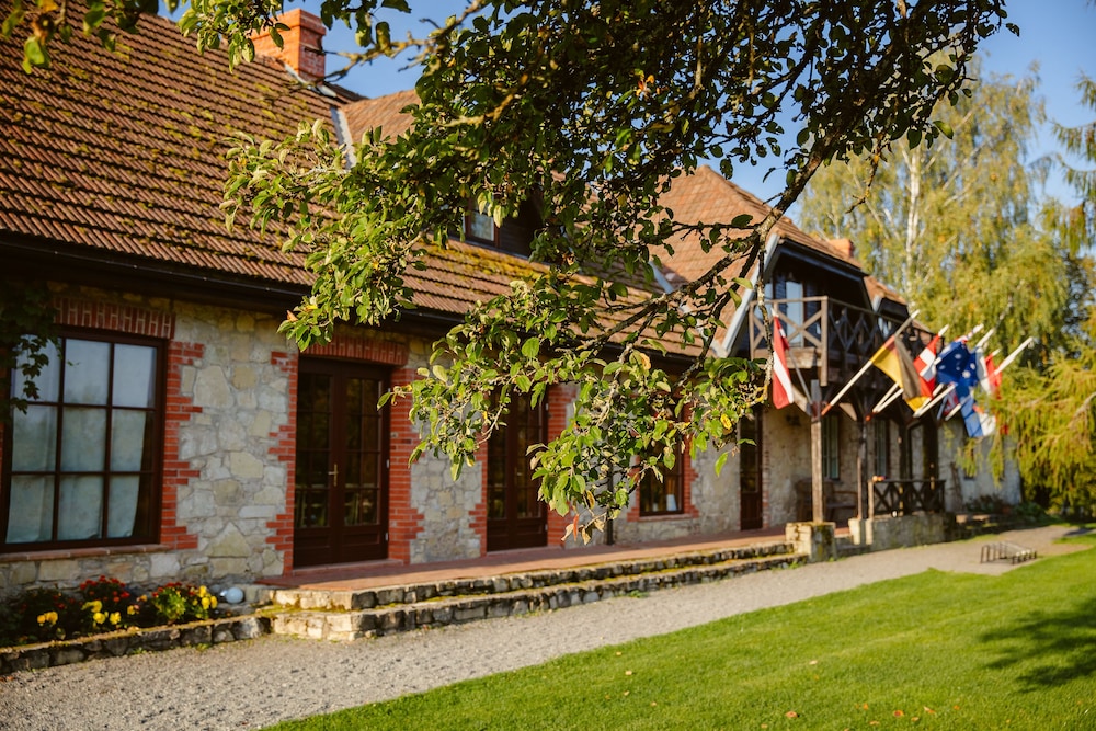 Karlamuiza Country Hotel,Bille>>Amata Municipality,3.5 star