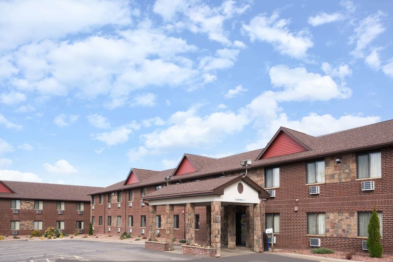 Baymont By Wyndham Eau Claire Wi,Wisconsin>>Eau Claire,2.5 star