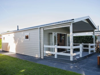 Comfortably Furnished Chalet With A Porch Near The Veluwe,,3 star